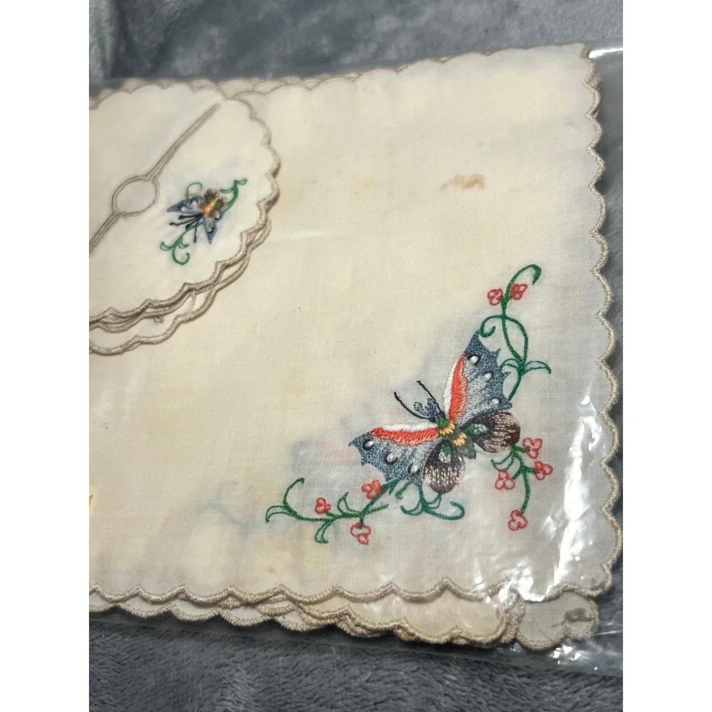 Vintage Hand Embroidered Butterfly‎ Linen Set Scalloped Edge Floral Cream 12pc